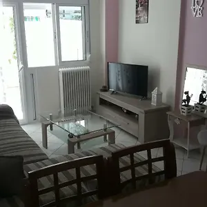 κάντε κράτηση εδώ